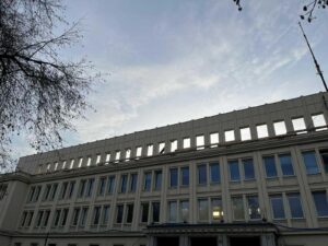 Miastoprojekt kontra mieszkańcy Półwsia Zwierzynieckiego – kulisy sporu o „zazieleniony parking”